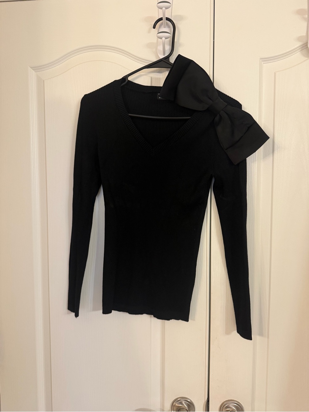 Black V-Neck Long Sleeve Ribbed knit stylish Top with Shoulder Bow - Black
